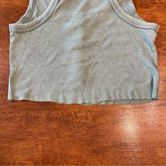 American Eagle Aerie cutoff olive color ribbed tank top size small - Picture 8 of 8